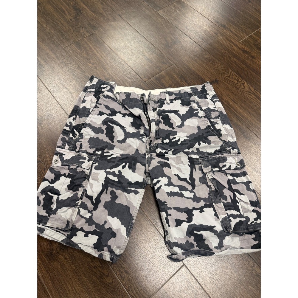 Levi's Men's Grey Camo Cargo Shorts Size 36 Urban Camouflage Utility Twill 12463